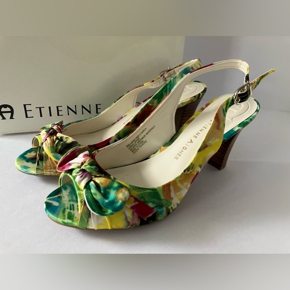 Etienne Aigner Women’s Peep Toe Slingback Heels, Size 7M, Floral Fabric. - Picture 3 of 7